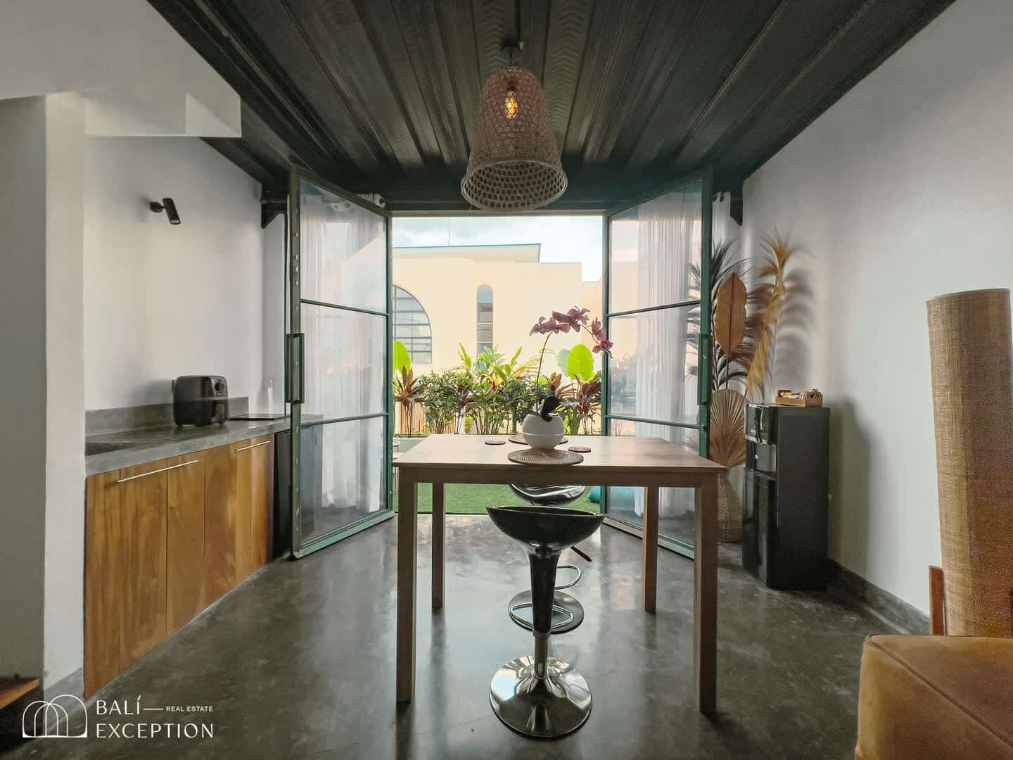 STYLISH INDUSTRIAL LOFTS & PRIME LOCATION FOR SALE LEASEHOLD IN CANGGU BE-2303